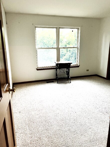 Building Photo - 443 Highplains Rd