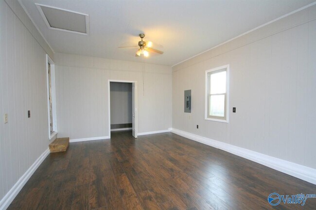 Building Photo - 6206 NW Angus Cir