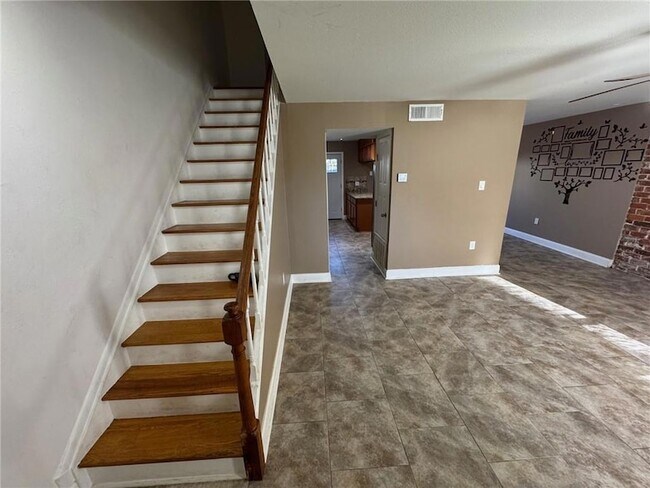 Building Photo - 309 Cherry Blossom Ln