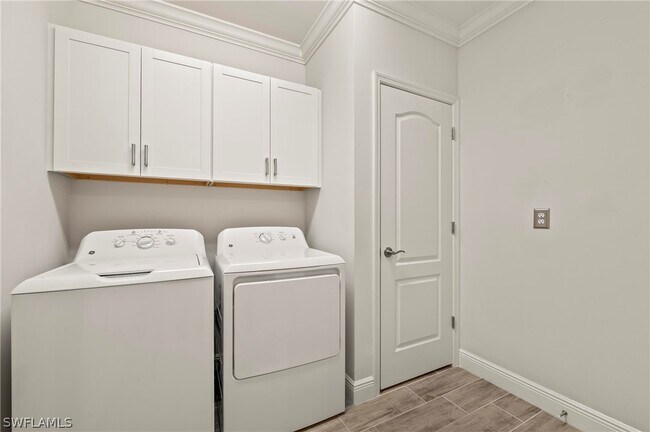 Building Photo - 6954 Avalon Cir