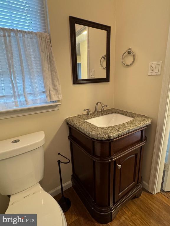 Building Photo - 204 Livingston Ct