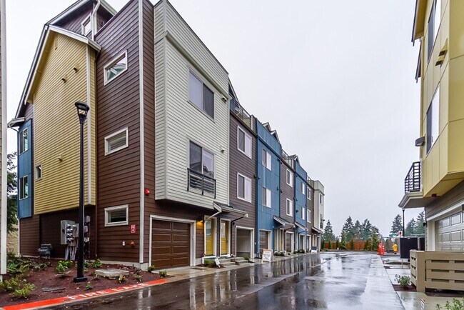 Building Photo - 2Bd/2.5Ba Bellevue Townhouse
