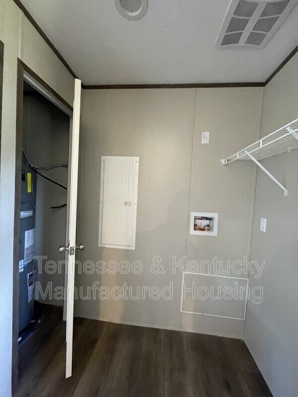 Building Photo - 218 Eller Dr