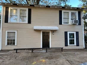 Building Photo - Highland Apt!