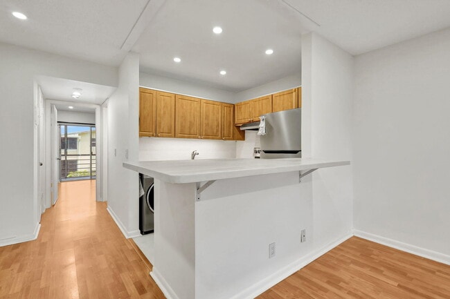 Building Photo - 181 Canterbury H