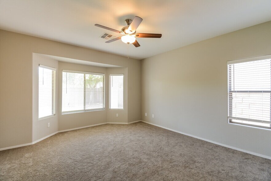 Building Photo - 13797 W Redfield Rd