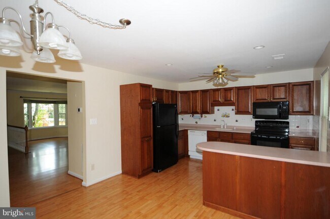 Building Photo - 6760 Cardinal Woods Ct