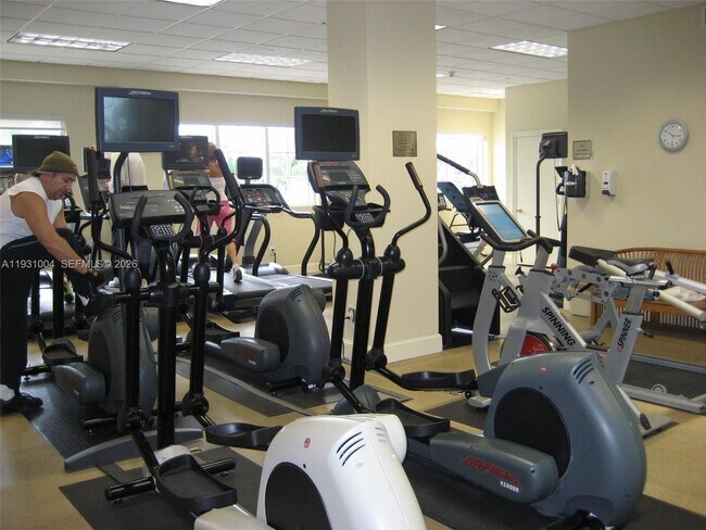 Building Photo - 4779 Collins Ave