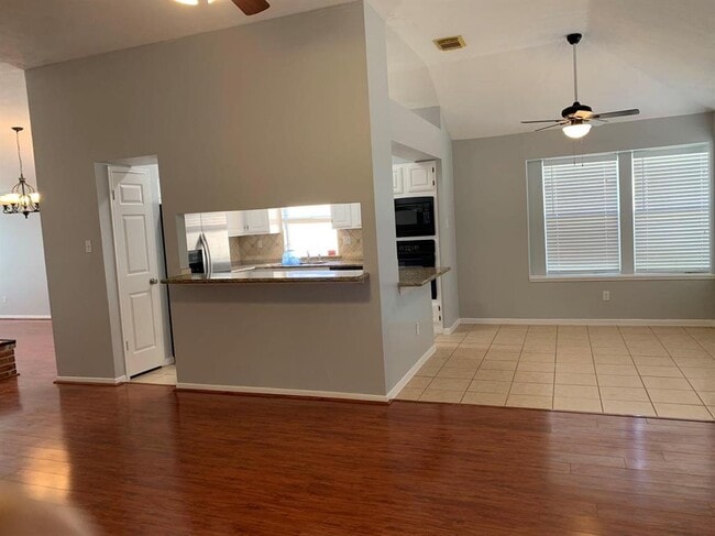 Building Photo - 3111 Lazy Brook Dr