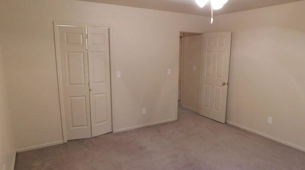 Building Photo - 1451 McArthur Ave