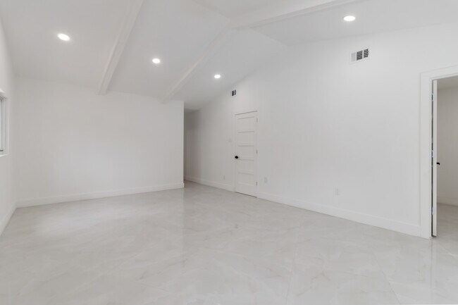 Building Photo - 3699 Liberty Square