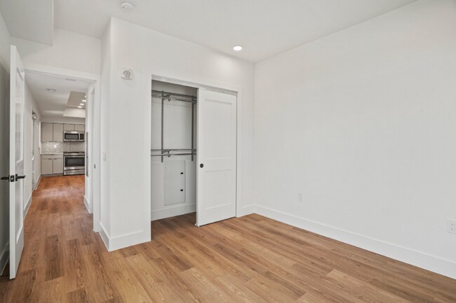 Building Photo - 716 L St SE