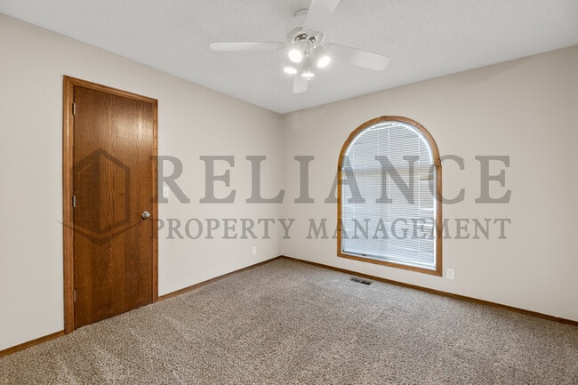 Building Photo - 3826 N Cranberry St