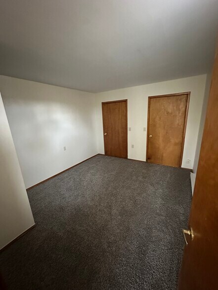 Building Photo - 110 Pine Tree Rd