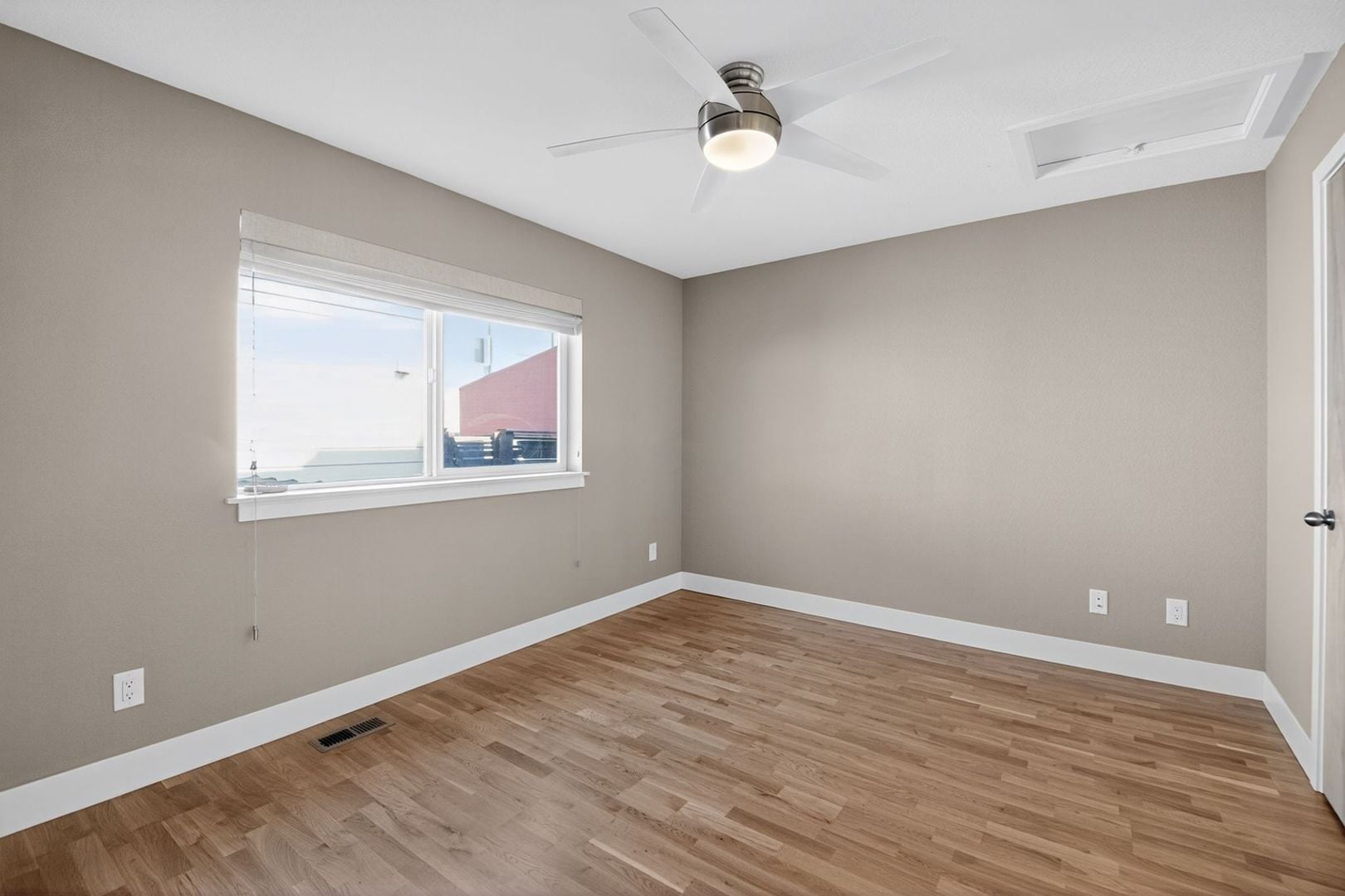 Building Photo - 2809 W 52nd Ave