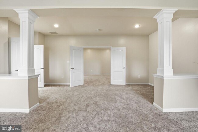 Building Photo - 428 Alder Dr