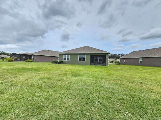Building Photo - Relax in Rockledge