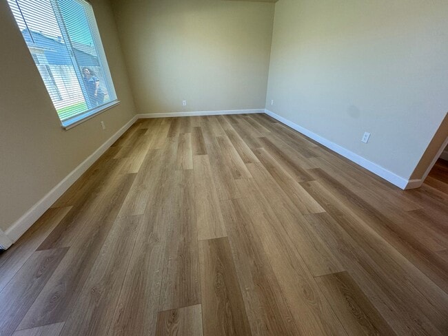 Building Photo - 223-227 W Curtis St.