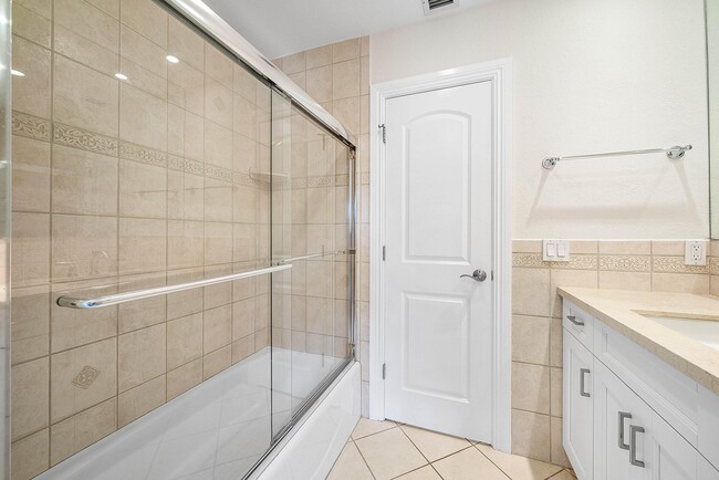 Building Photo - 1061 NW 3rd St