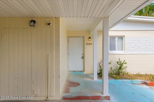 Building Photo - 1104 Azalea Ln