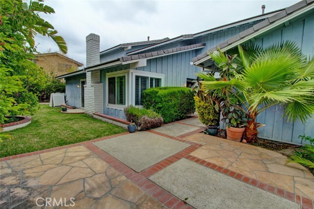 Building Photo - 8 Sparrowhawk