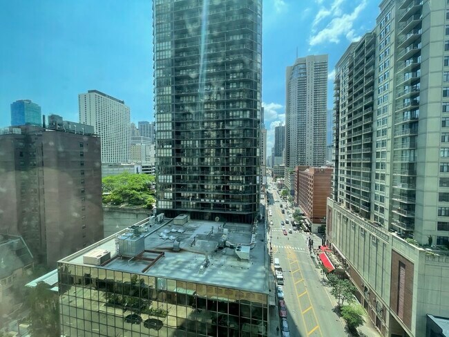 Building Photo - 2 E Erie St
