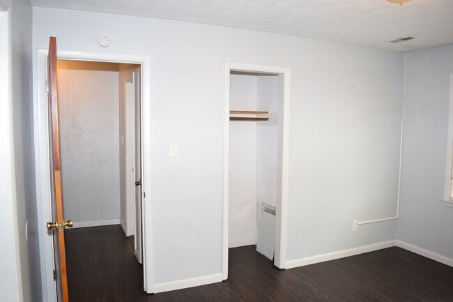 Building Photo - 215 Settlers Landing Road