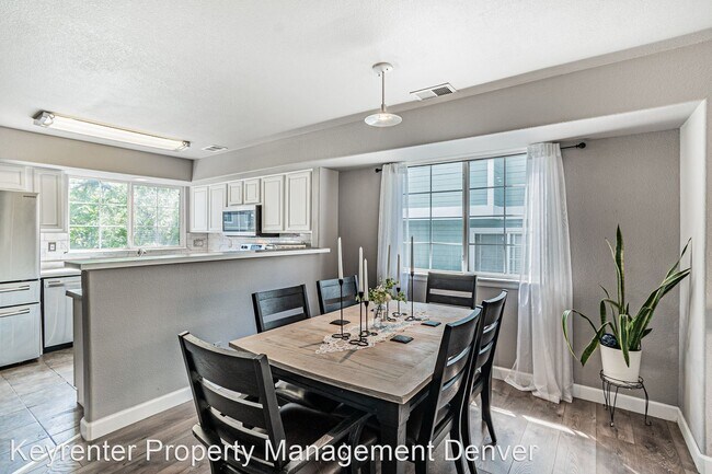 Building Photo - 2 br, 2.5 bath House - 8199 Welby Rd 4201
