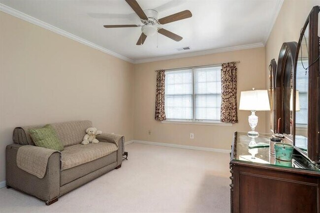 Building Photo - 1105 Clairemont Ave