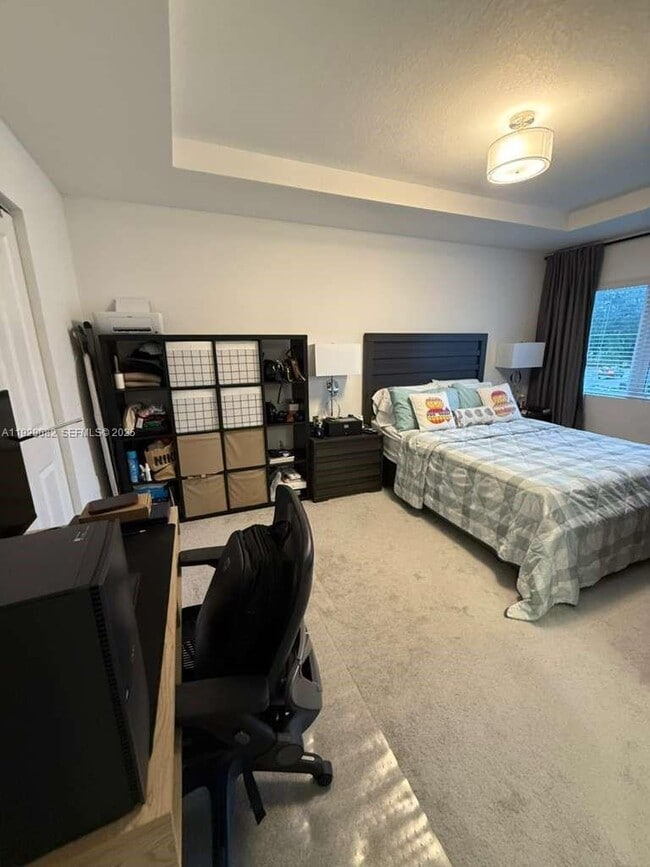 Building Photo - 5180 SW 37th St