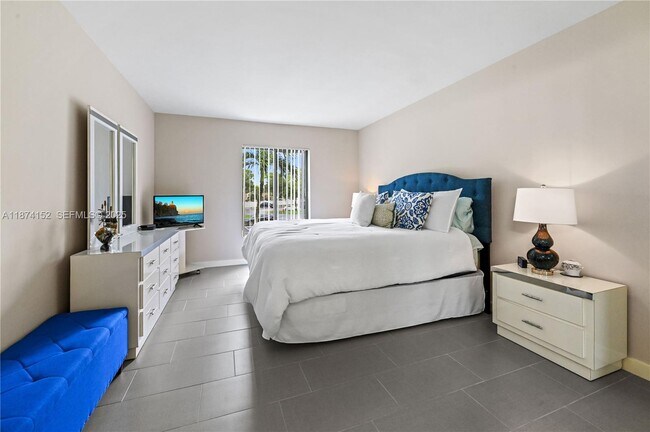 Building Photo - 812 Sky Pine Way