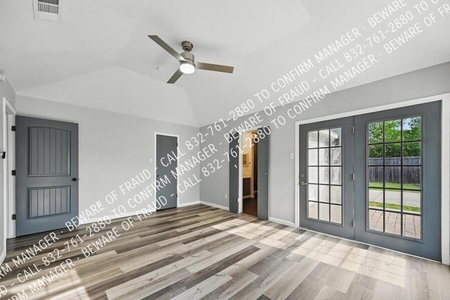 Building Photo - 8805 Wood Glen Dr