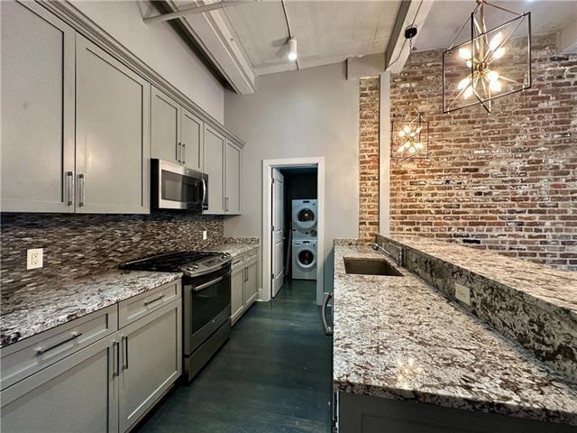 Building Photo - 516 Bienville St