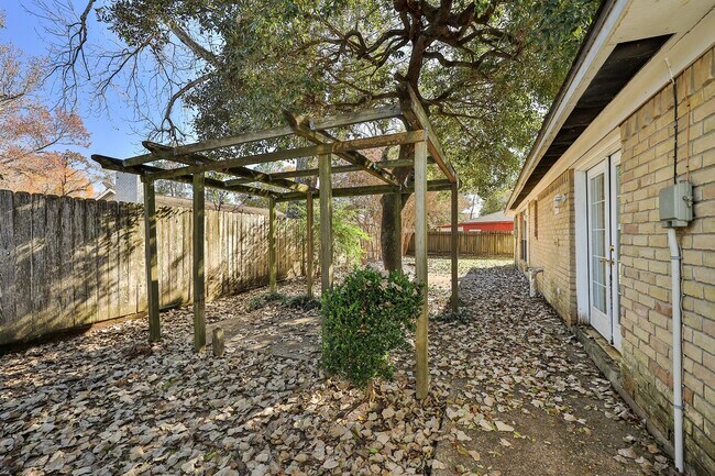 Building Photo - 7315 Foxside Ln