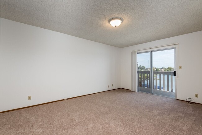 Building Photo - Harborside Waterfront 4 Bed/2.5 Bath Townhouse in Foster City