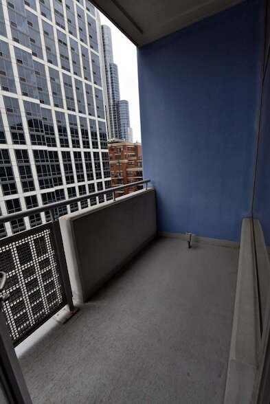 Building Photo - 1305 S Michigan Ave