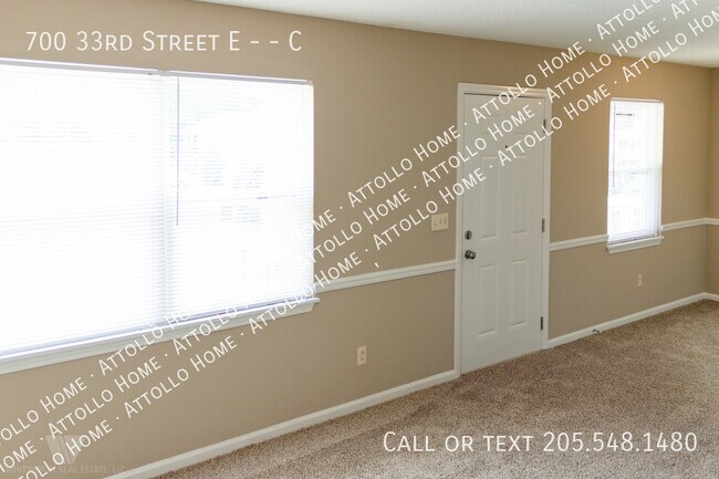 Building Photo - 700 E 33rd St