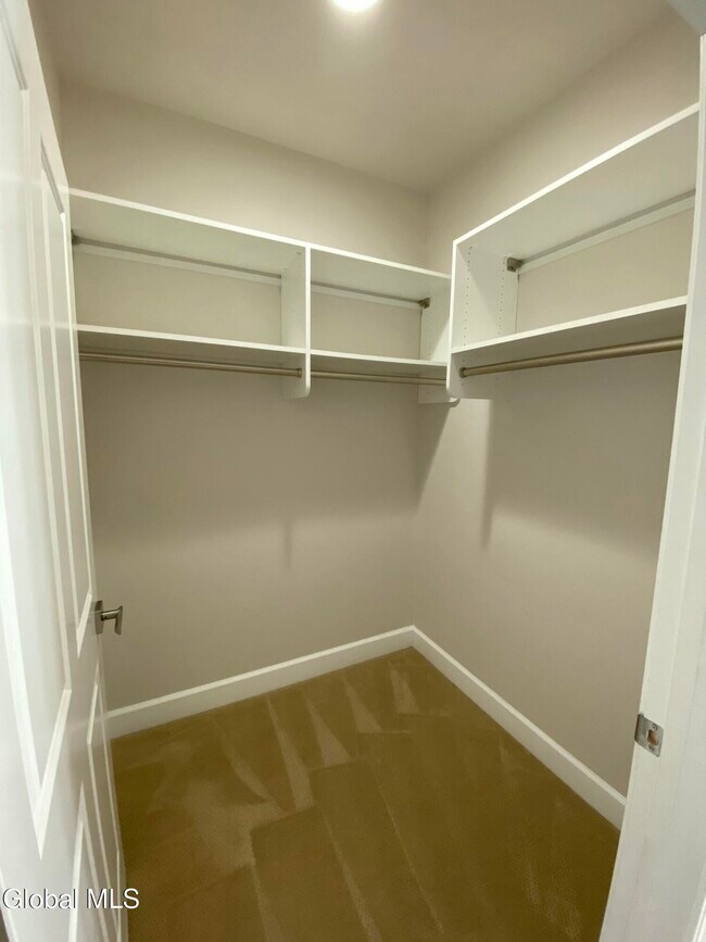 Building Photo - 2 West Ave