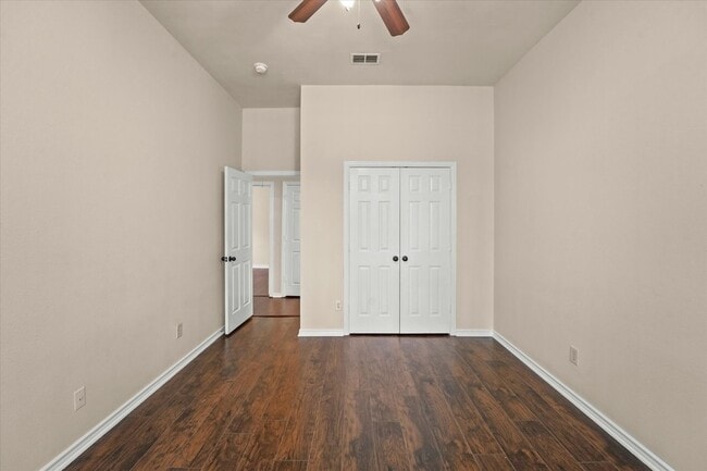 Building Photo - 1319 Lakeridge Ln