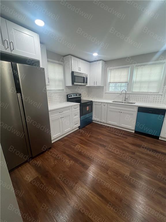 Building Photo - 1860 Broadwell St SW