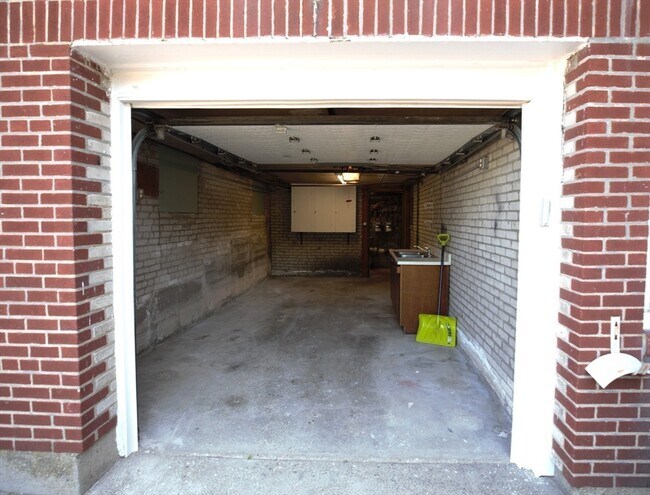 Building Photo - 230 Orient Ave