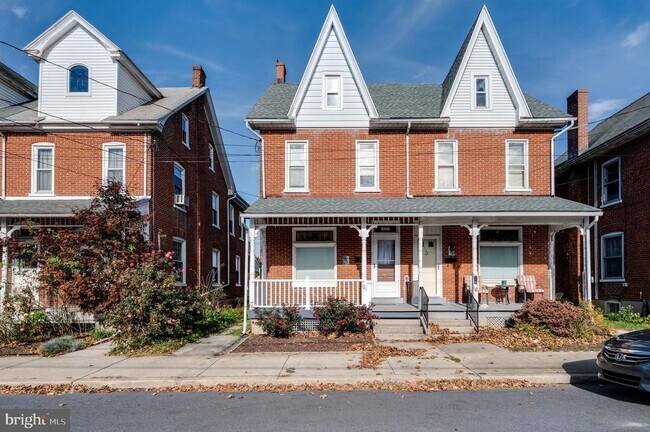 Building Photo - 121 W Arch St