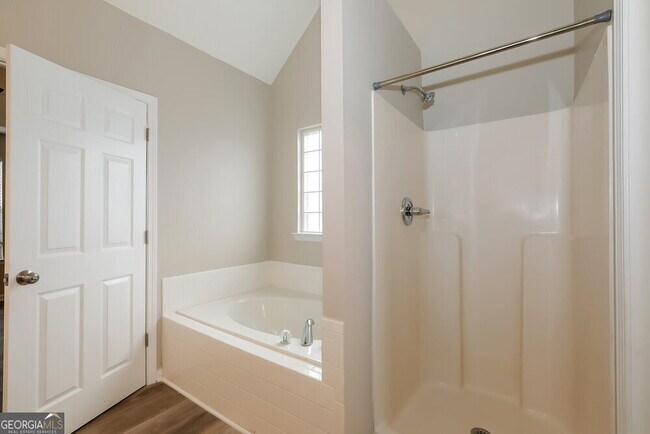 Building Photo - 5713 Colonnade Dr