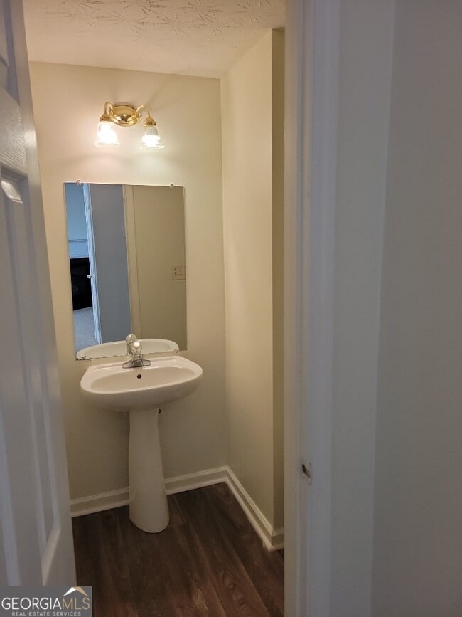 Building Photo - 356 Springbottom Ct SE