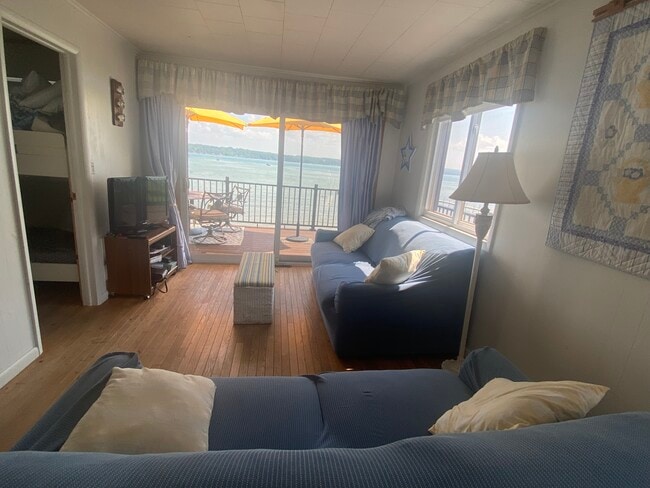 Building Photo - 2972 Holland Dr