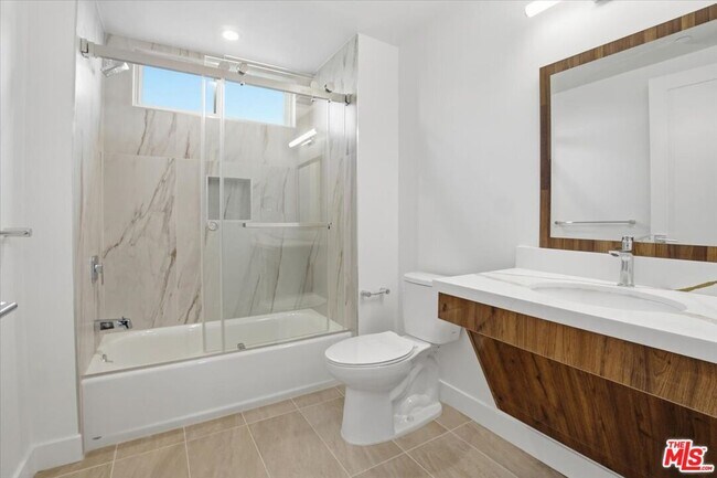 Building Photo - 1820 Prosser Ave