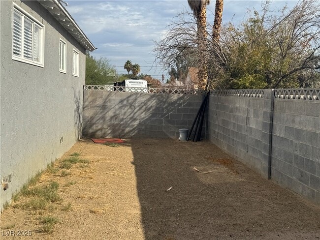 Building Photo - 1336 Darmak Dr