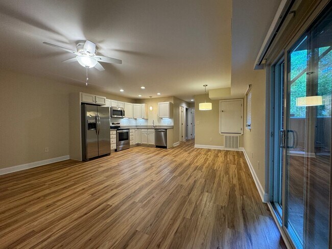 Primary Photo - Freshly Renovated Two Bedroom One Bath Apa...