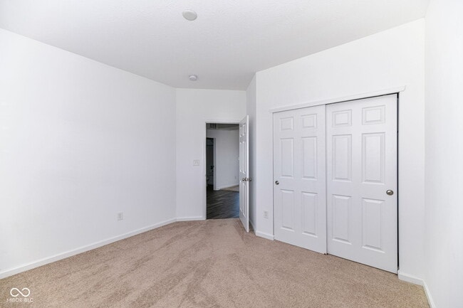 Building Photo - 5375 Maywood Dr