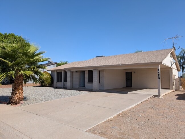 Building Photo - North Phoenix 3/2 Block Home on Large Lot